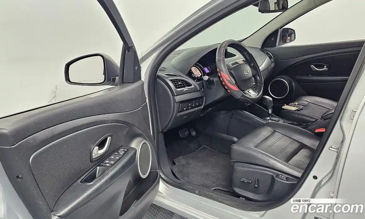 Renault SM3 2017 1.6 гидро в Москве № 1834620, фото 13