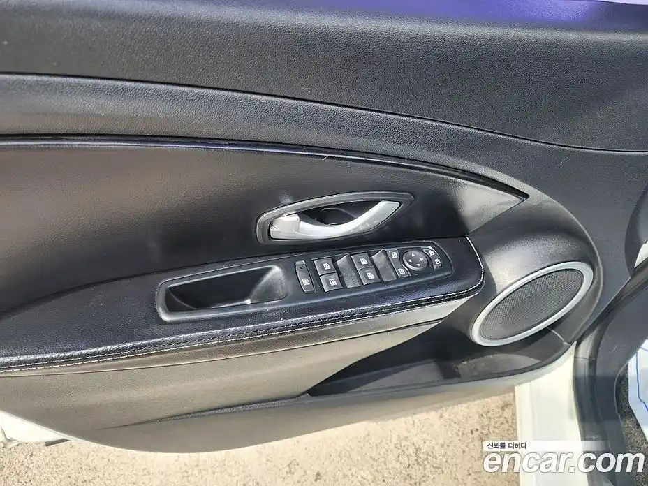 Renault SM3 2015 1.6 гидро в Москве № 1835213, фото 13