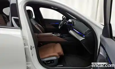 BMW 5-Series 2024 2.0 гидро в Москве № 1835406, миниатюра 11