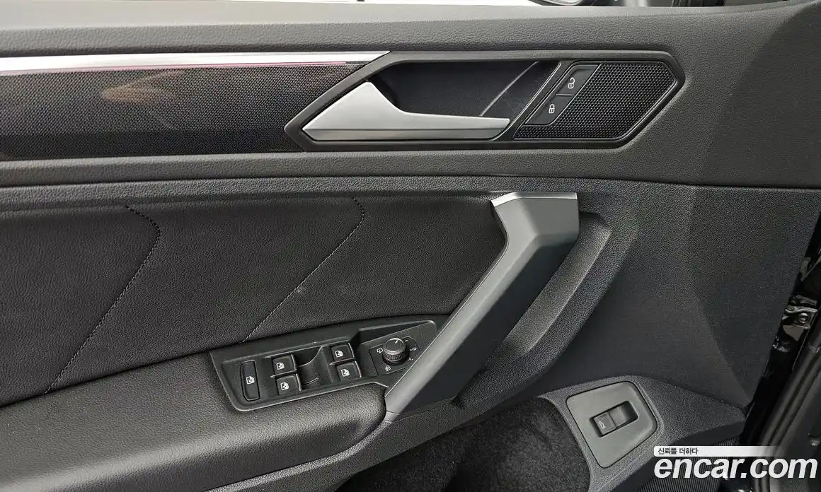 Volkswagen Tiguan 2023 2.0 гидро в Москве № 1838083, фото 35