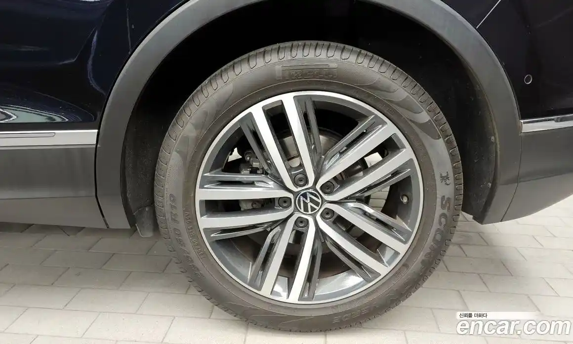 Volkswagen Tiguan 2023 2.0 гидро в Москве № 1838083, фото 7