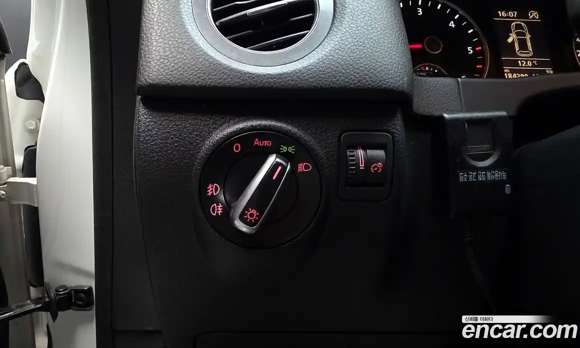 Volkswagen Tiguan 2014 2.0 гидро в Москве № 1838223, фото 15
