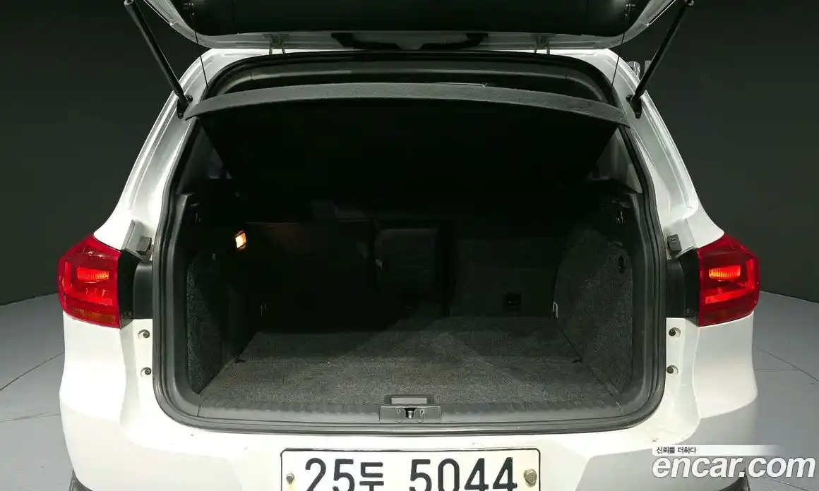 Volkswagen Tiguan 2014 2.0 гидро в Москве № 1838223, фото 19