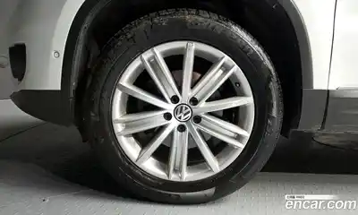Volkswagen Tiguan 2014 2.0 гидро в Москве № 1838223, миниатюра 5