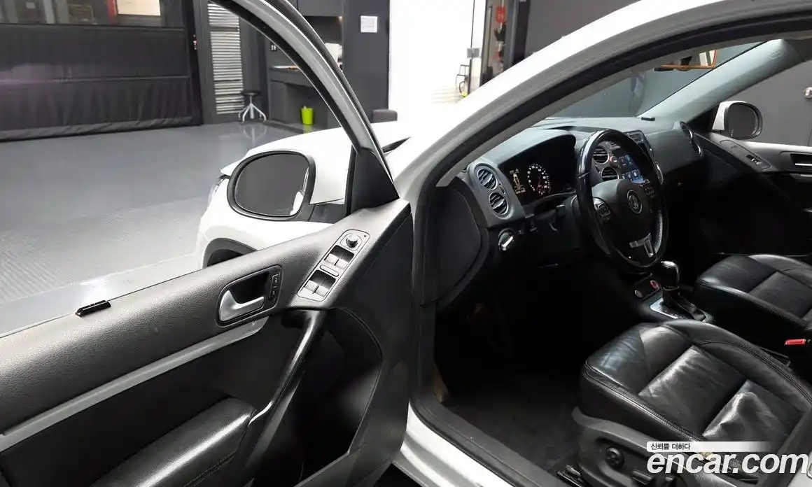 Volkswagen Tiguan 2014 2.0 гидро в Москве № 1838223, фото 10
