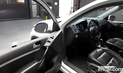 Volkswagen Tiguan 2014 2.0 гидро в Москве № 1838223, миниатюра 10