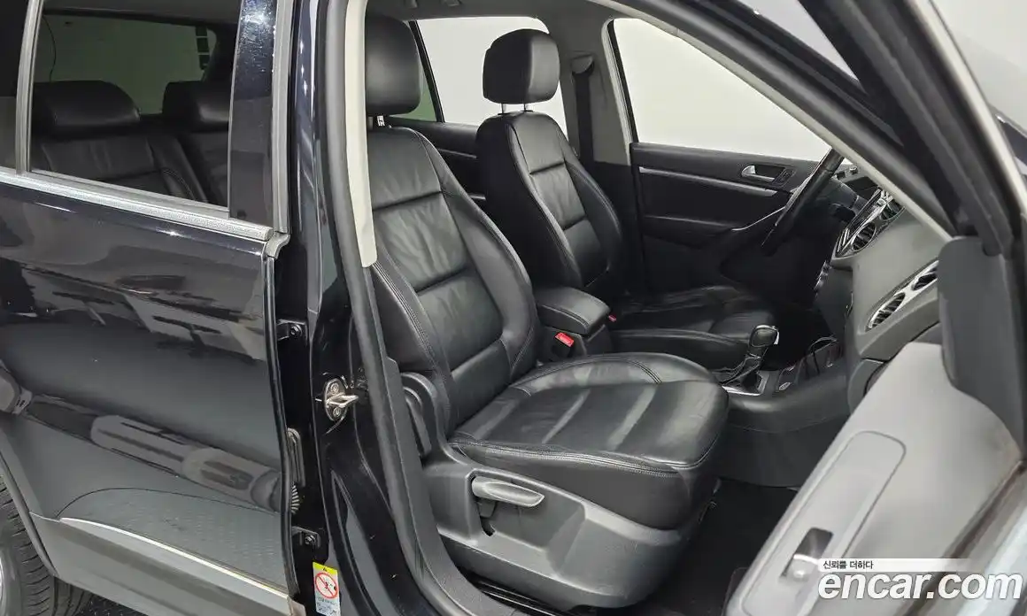 Volkswagen Tiguan 2014 2.0 гидро в Москве № 1838232, фото 12