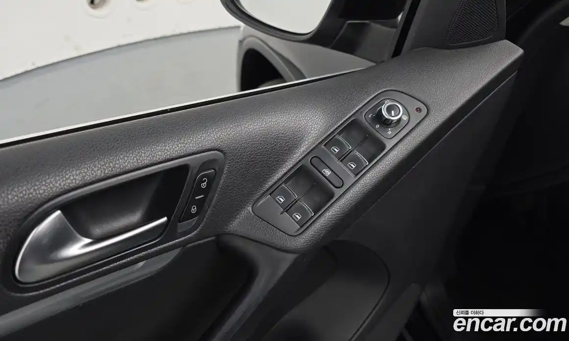 Volkswagen Tiguan 2014 2.0 гидро в Москве № 1838232, фото 13