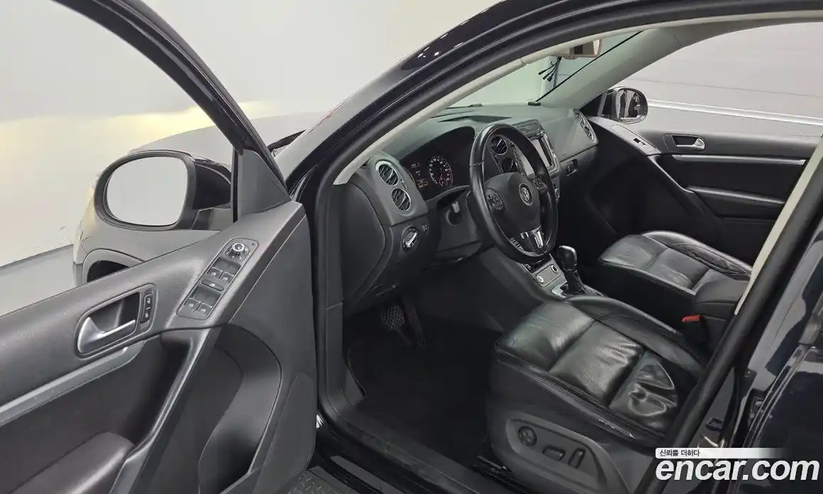 Volkswagen Tiguan 2014 2.0 гидро в Москве № 1838232, фото 10