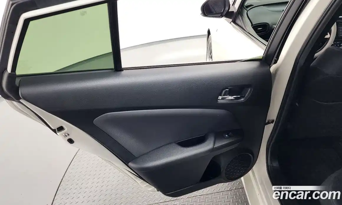 Toyota Prius 2017 1.8 гидро в Москве № 1838513, фото 15