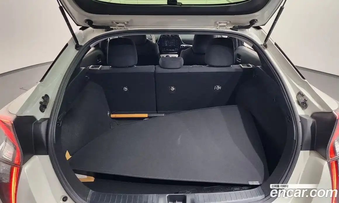 Toyota Prius 2017 1.8 гидро в Москве № 1838513, фото 24