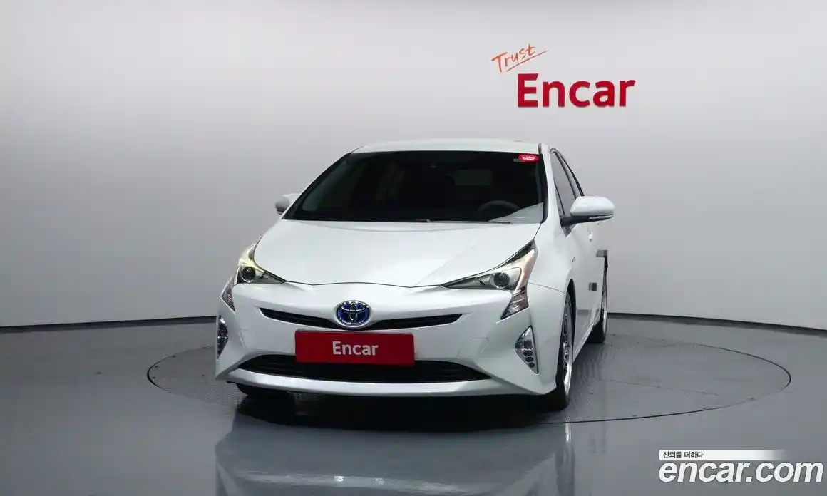Toyota Prius 2017 1.8 гидро в Москве № 1838513, фото 3