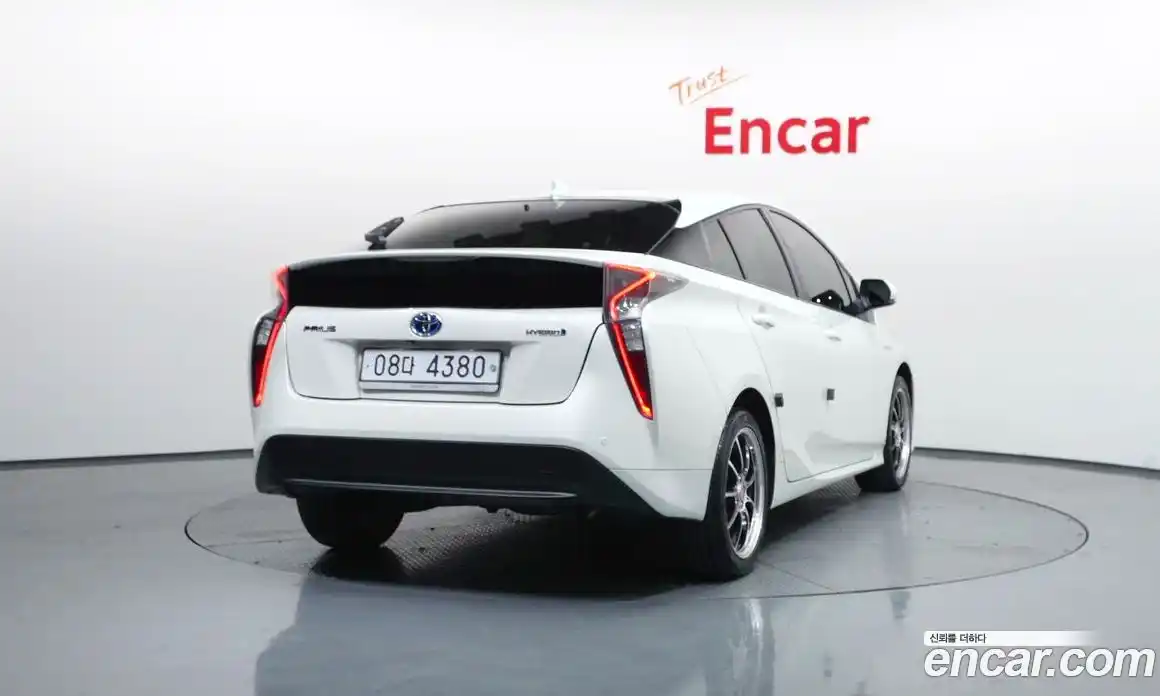 Toyota Prius 2017 1.8 гидро в Москве № 1838513, фото 4