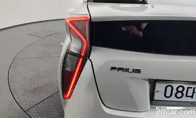 Toyota Prius 2017 1.8 гидро в Москве № 1838513, миниатюра 9
