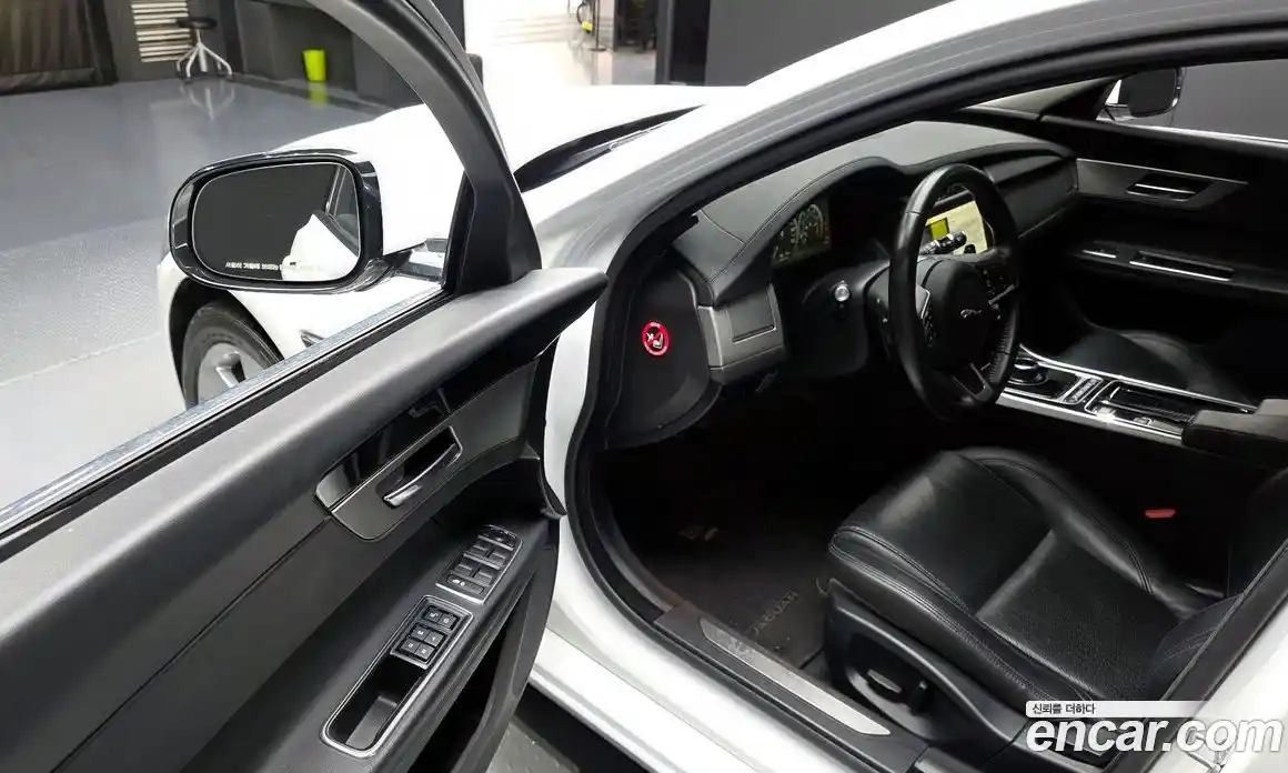 Jaguar XF 2018 2.0 гидро в Москве № 1840515, фото 13
