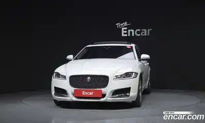Jaguar XF 2018 2.0 гидро в Москве № 1840515, миниатюра 3