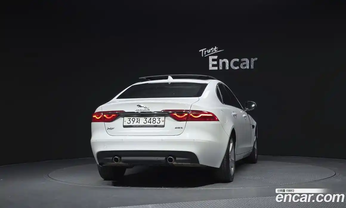 Jaguar XF 2018 2.0 гидро в Москве № 1840515, фото 4