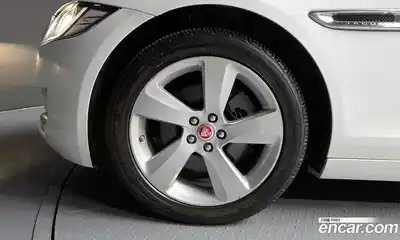 Jaguar XF 2018 2.0 гидро в Москве № 1840515, миниатюра 5