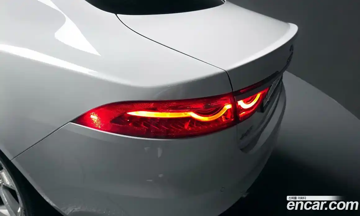 Jaguar XF 2018 2.0 гидро в Москве № 1840515, фото 9