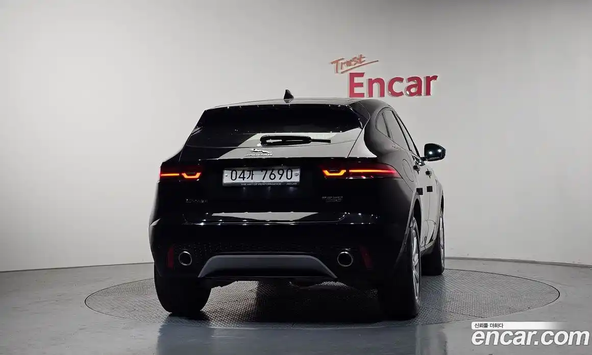 Jaguar E-Pace 2018 2.0 гидро в Москве № 1840639, фото 4