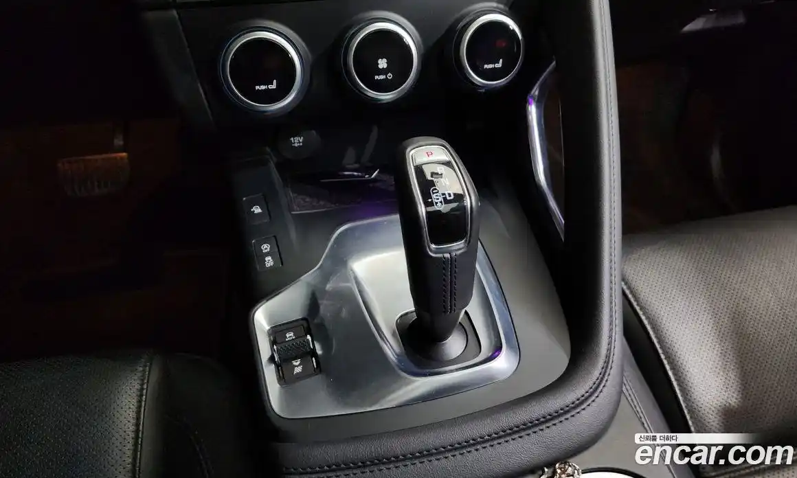 Jaguar E-Pace 2018 2.0 гидро в Москве № 1840639, фото 9