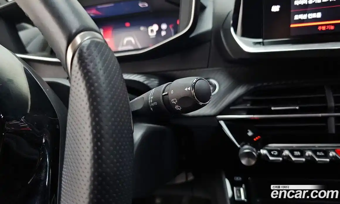 Peugeot 2008 2023 1.5 гидро в Москве, фото 25