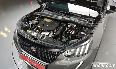 Peugeot 2008 2023 1.5 гидро в Москве, миниатюра 6