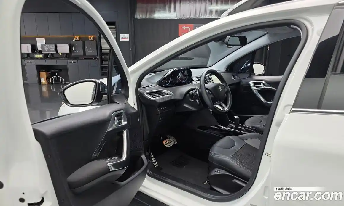 Peugeot 2008 2016 1.6 гидро в Москве, фото 10