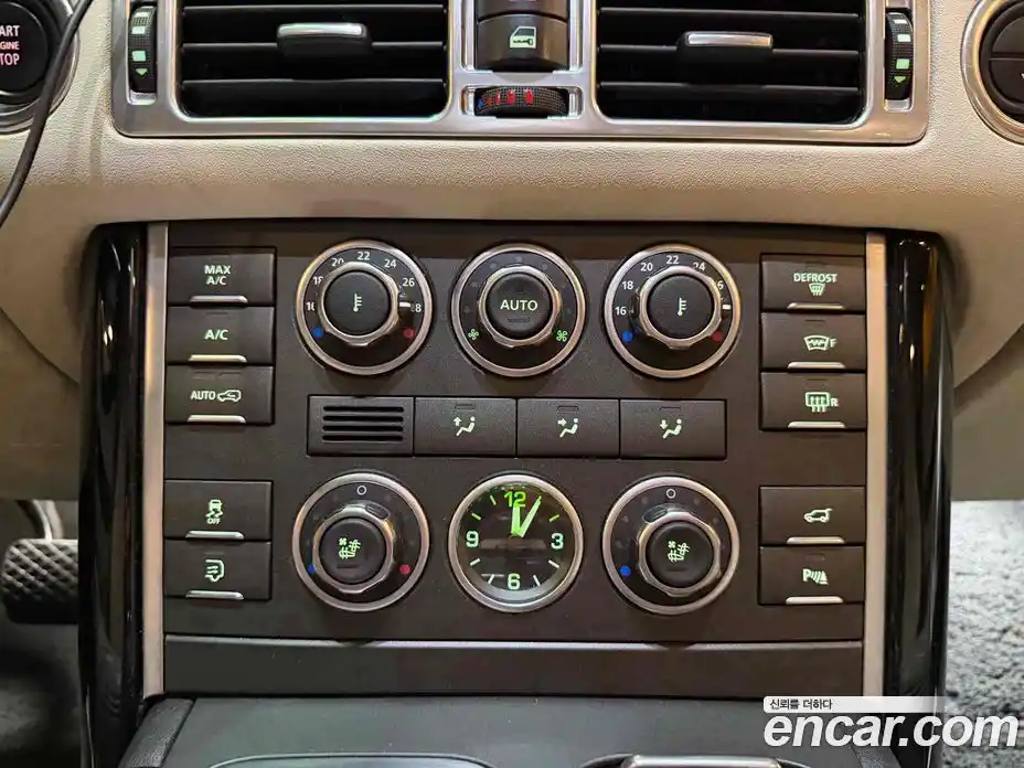 Land Rover Range-Rover 2012 4.4 гидро в Москве № 213729, фото 11