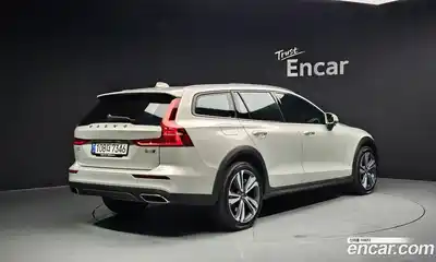 Volvo V60 2021 2.0 гидро в Москве № 1250024, миниатюра 2