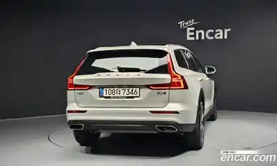 Volvo V60 2021 2.0 гидро в Москве № 1250024, миниатюра 4