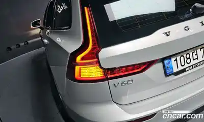 Volvo V60 2021 2.0 гидро в Москве № 1250024, миниатюра 9