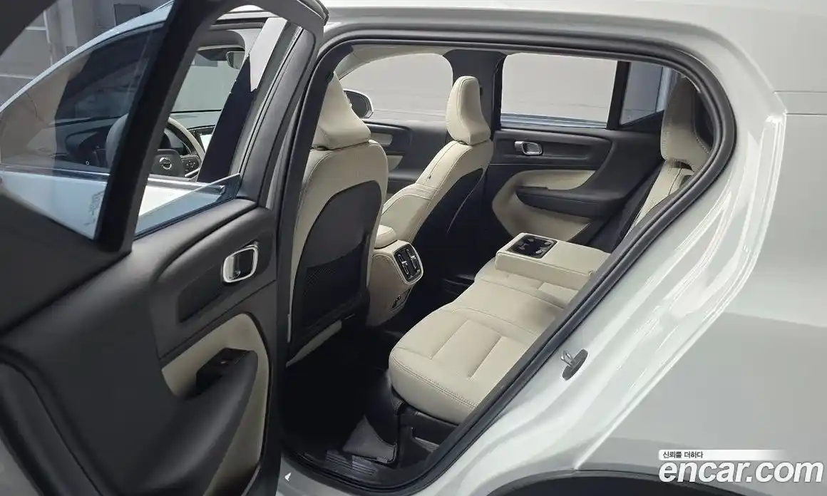 Volvo XC40 2024 2.0 гидро в Москве № 1348696, фото 18