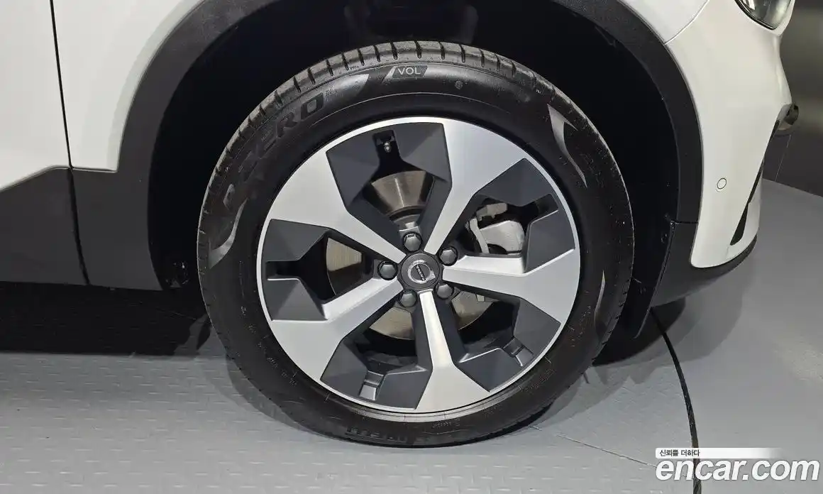 Volvo XC40 2024 2.0 гидро в Москве № 1348696, фото 7