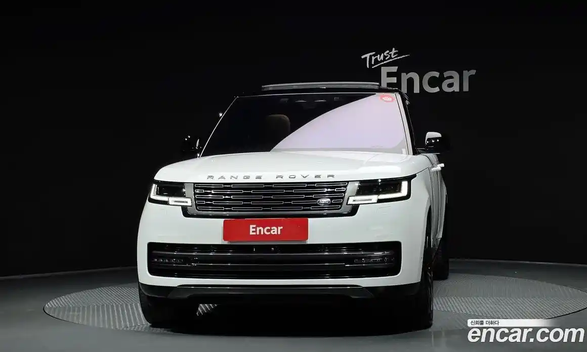 Land Rover Range-Rover 2023 4.4 гидро в Москве № 1349385, фото 3