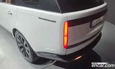 Land Rover Range-Rover 2023 4.4 гидро в Москве № 1349385, миниатюра 9