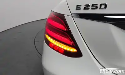 Mercedes-Benz E-Class 2019 2.0 гидро в Москве № 1403722, миниатюра 9