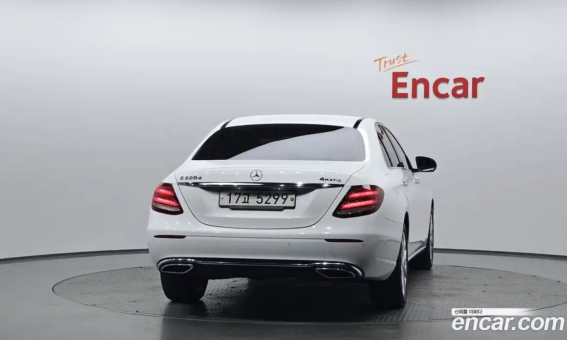 Mercedes-Benz E-Class 2018 1.9 гидро в Москве № 1422156, фото 3