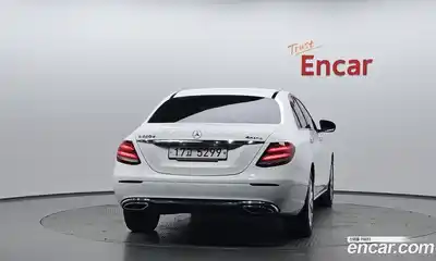 Mercedes-Benz E-Class 2018 1.9 гидро в Москве № 1422156, миниатюра 3