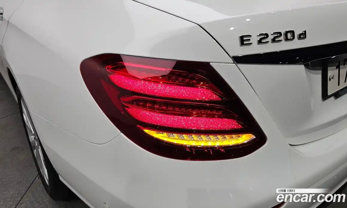 Mercedes-Benz E-Class 2018 1.9 гидро в Москве № 1422156, фото 8
