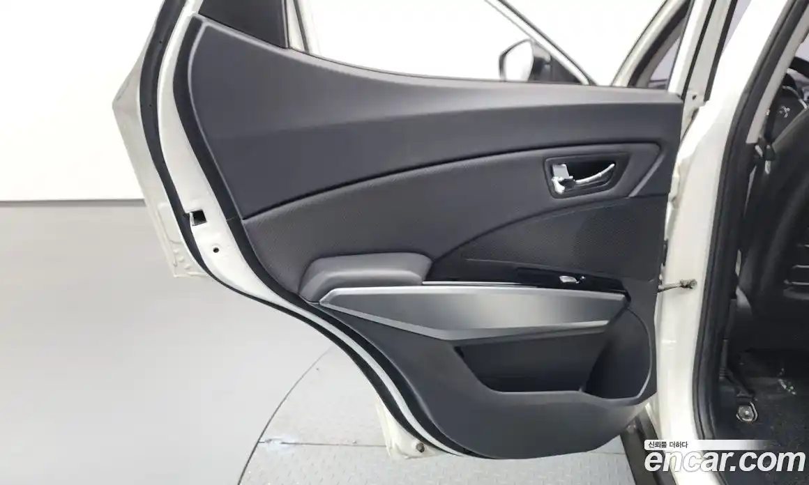 SsangYong TIBOLI 2018 1.6 гидро в Москве № 1612582, фото 15