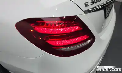 Mercedes-Benz E-Class 2020 2.0 гидро в Москве № 1617468, миниатюра 9