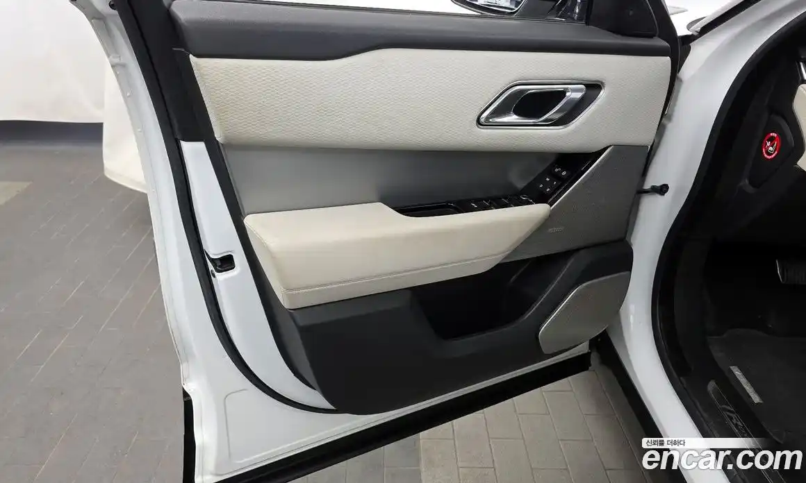 Land Rover Range-Rover Velar 2017 3.0 гидро в Москве № 1619608, фото 14