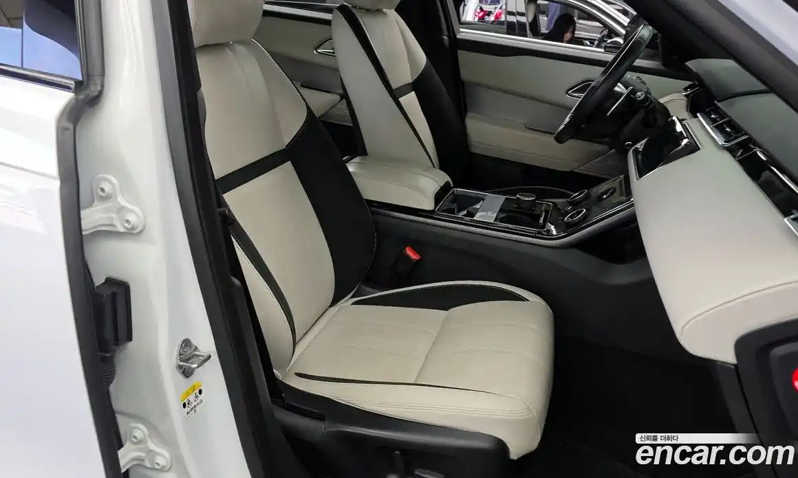 Land Rover Range-Rover Velar 2017 3.0 гидро в Москве № 1619608, фото 16