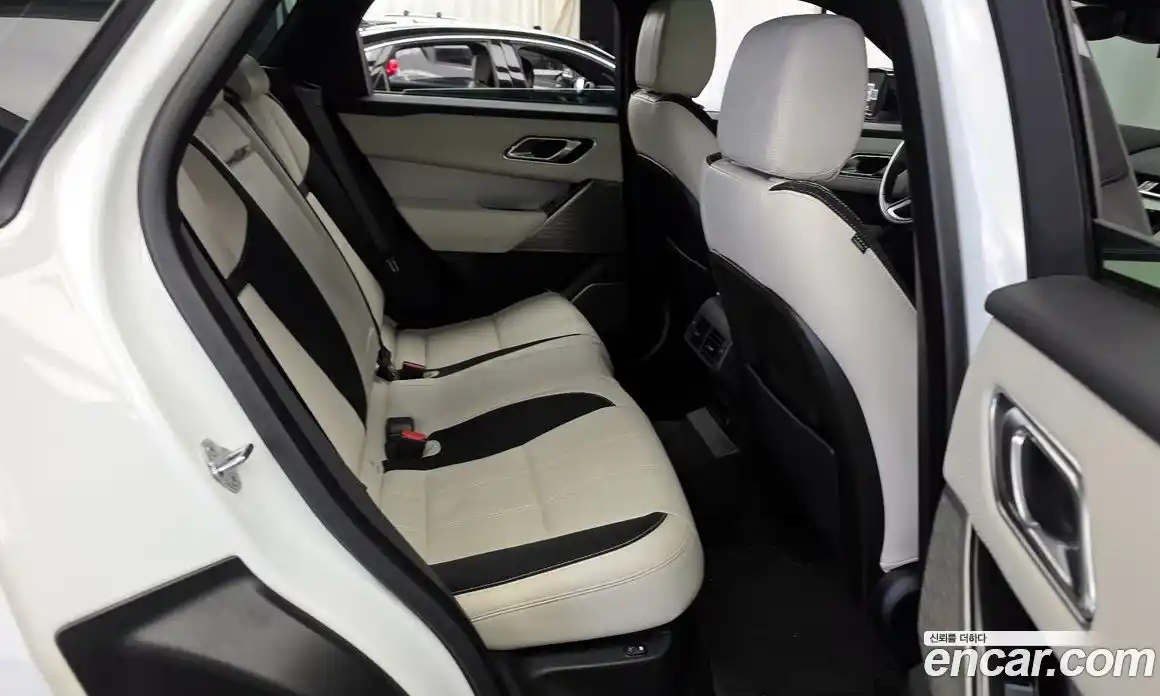 Land Rover Range-Rover Velar 2017 3.0 гидро в Москве № 1619608, фото 17