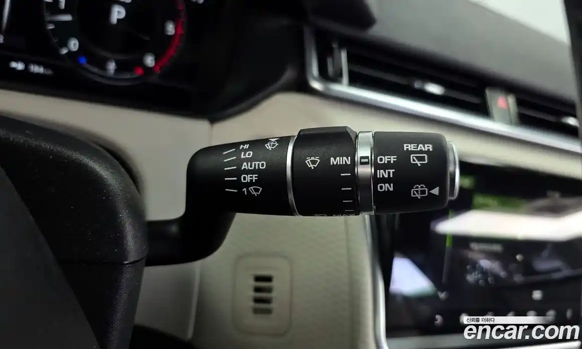 Land Rover Range-Rover Velar 2017 3.0 гидро в Москве № 1619608, фото 29