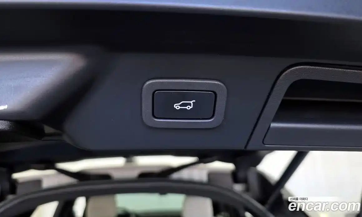 Land Rover Range-Rover Velar 2017 3.0 гидро в Москве № 1619608, фото 31