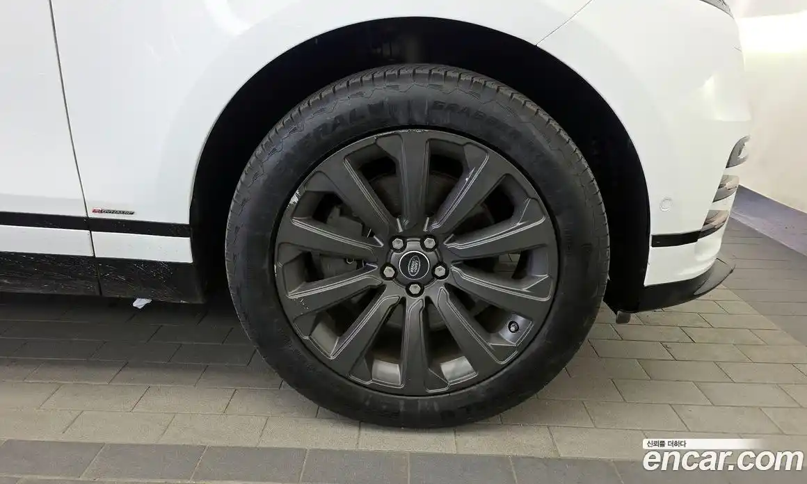 Land Rover Range-Rover Velar 2017 3.0 гидро в Москве № 1619608, фото 7