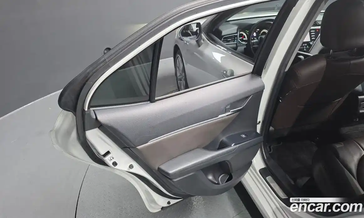 Toyota Camry 2019 2.5 гидро в Москве № 1624400, фото 15