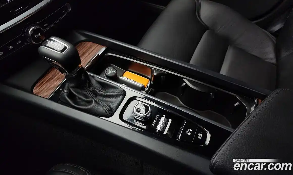 Volvo V60 2019 2.0 гидро в Москве № 164346, фото 9